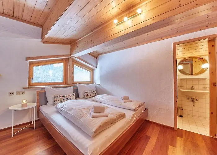 Marys Penthouse شقة