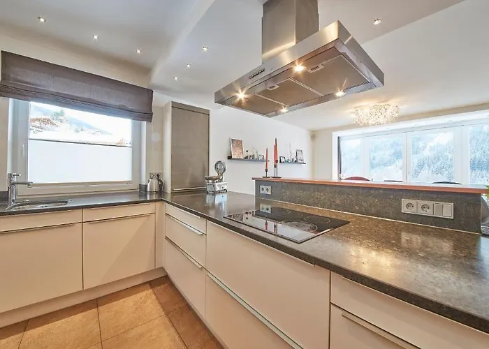 Marys Penthouse *